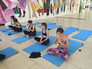 Спортивное мероприятие Calzedonia + Yoga Journal в ТРЦ Моремолл